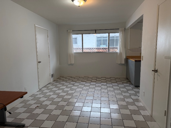 Photo - 1941 Perry Ave