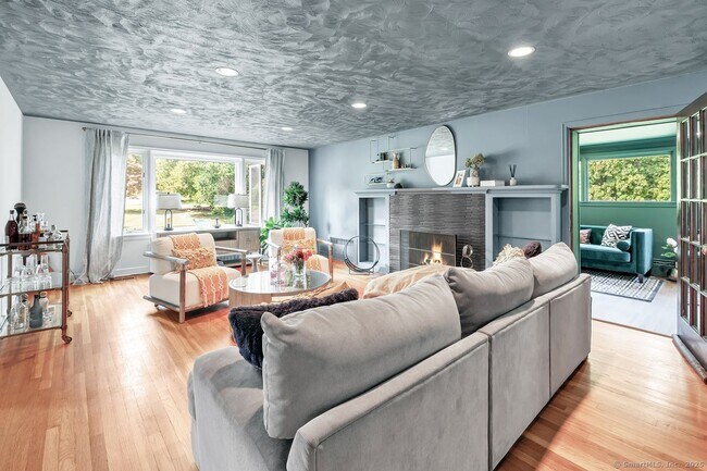 Photo - 26 Pearsall Pl