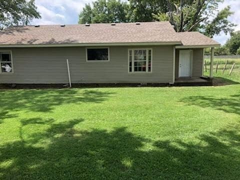 Photo - Nice 3 bedroom 1 bath house- semi fenced yard