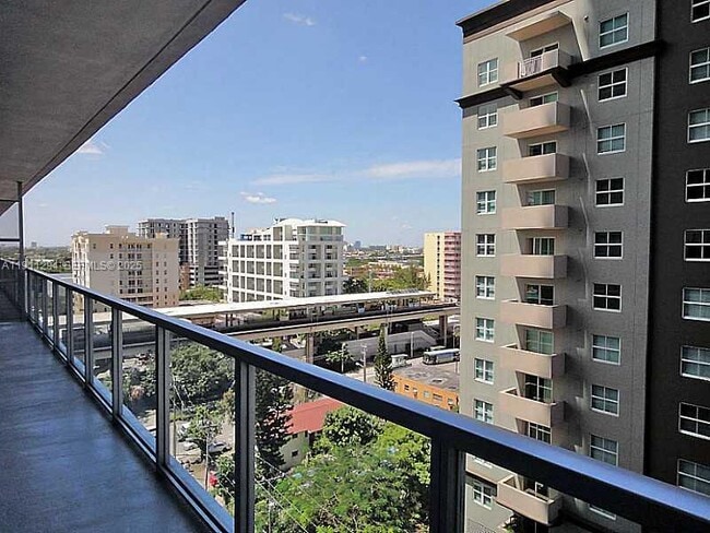 Photo - 1111 SW 1st Ave Unidad 1123