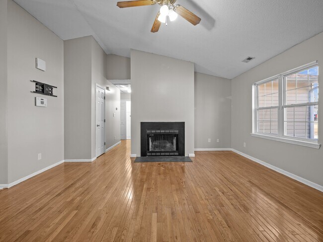 218 Winterberry Ct