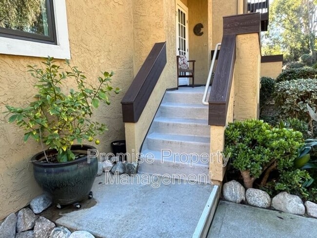 Photo - 1680 N Coast Hwy 101 Unidad #25