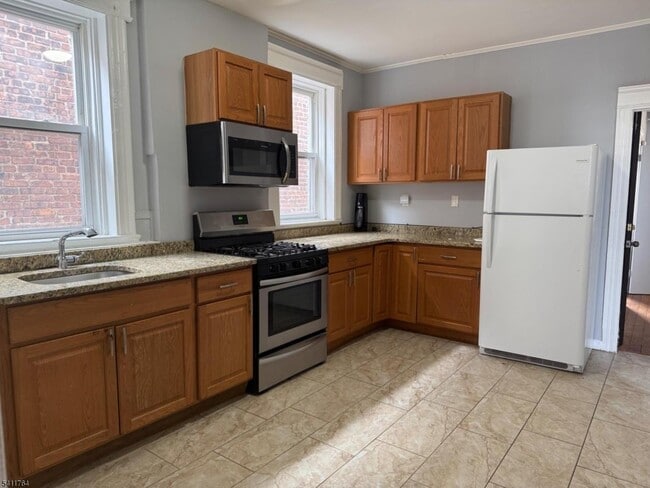 Photo - 553 N 9th St