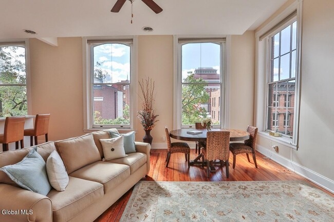 Photo - 256 Broadway Unit 302