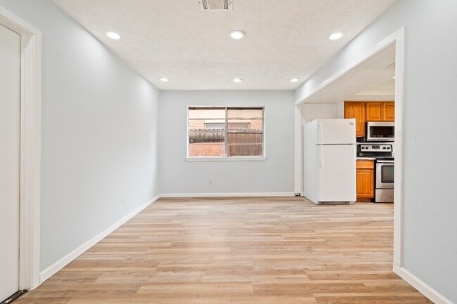 Photo - 13910 New Village Ln
