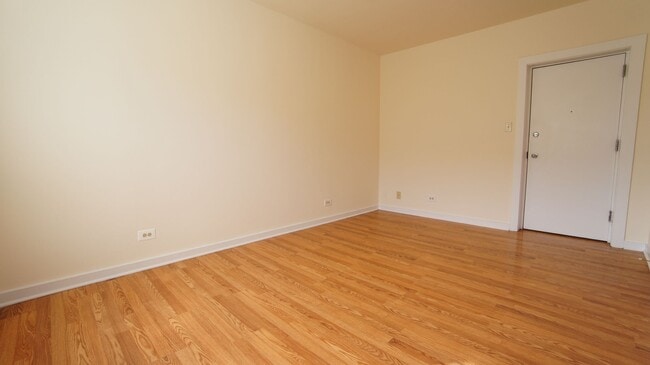 Building Photo - 1840 N Humboldt Blvd Unit 1