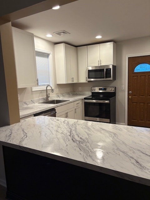 Kitchen Island - 9 E Union Blvd Apartment Unit 9 E Union Blvd  2