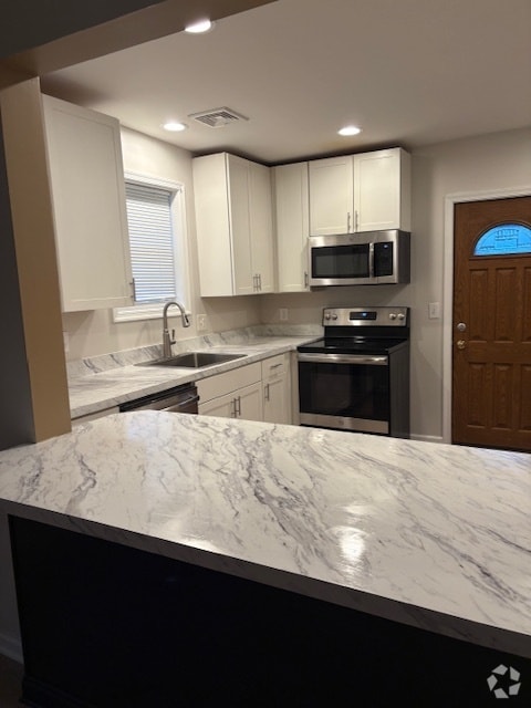 Building Photo - 9 E Union Blvd Unit 9 E Union Blvd  2 Rental