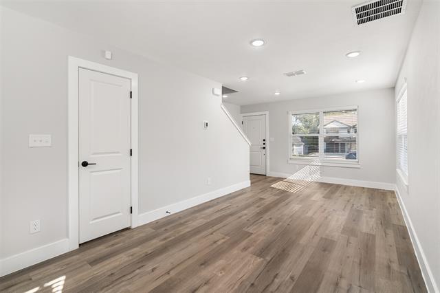 Photo - 226 W Bond St