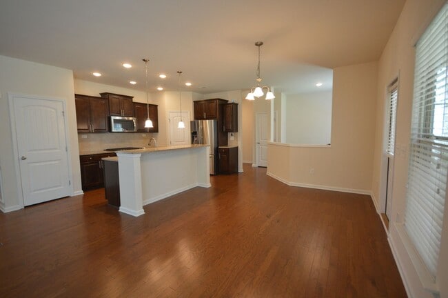 Photo - 904 Cozy Oak Ave