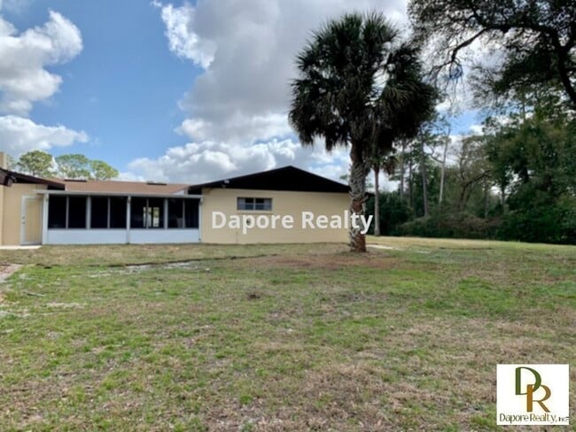 Photo - Large 4 Bedroom with NEW Flooring, Oversized Lot