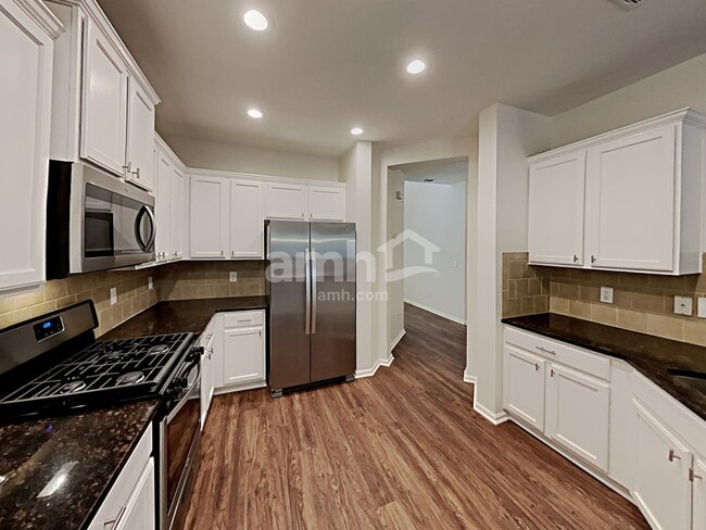 Photo - 511 Crestmont Ln