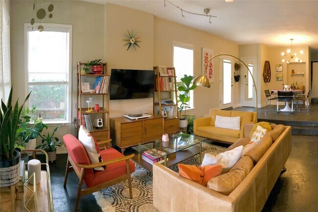 Photo - 607 Baylor St