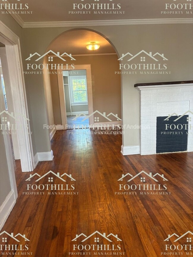 Photo - 611 Bonham Ct