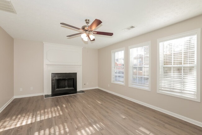 Photo - 3511 Kittery Dr SW