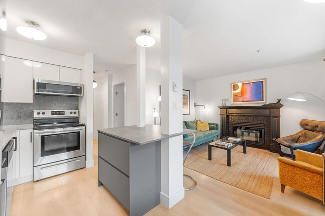 Photo - 2133 Dundas St Unit 105