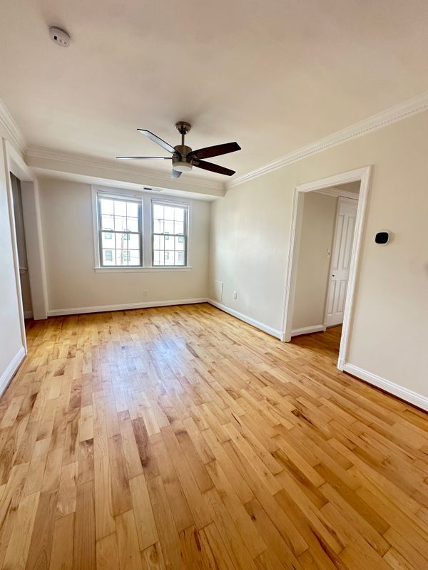 Building Photo - 2625 3rd St NE