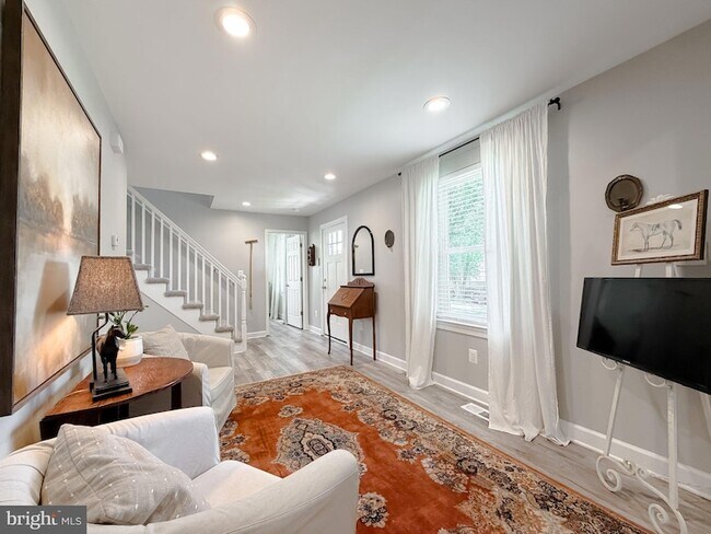 4985 Solomons Island Rd