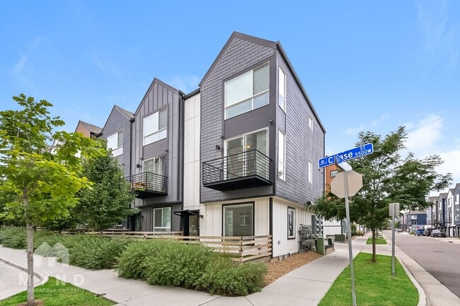 Building Photo - 1079 Chase St Rental