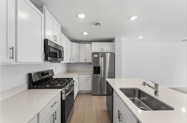 Photo - 15011 Adare Way