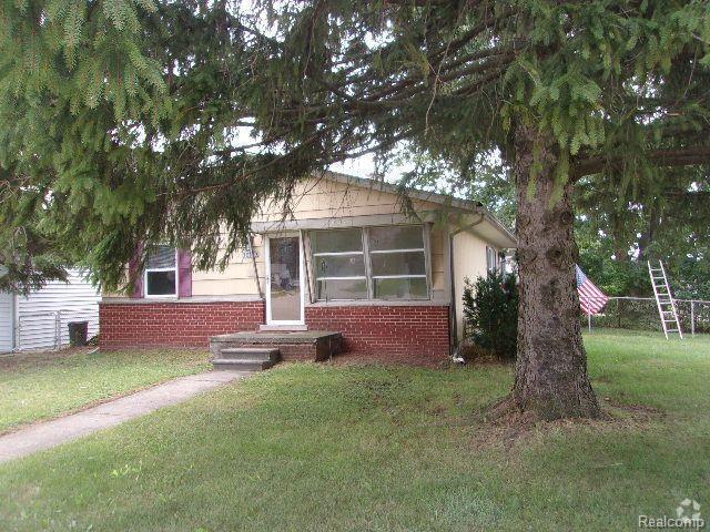 Building Photo - 30953 7 Mile Rental