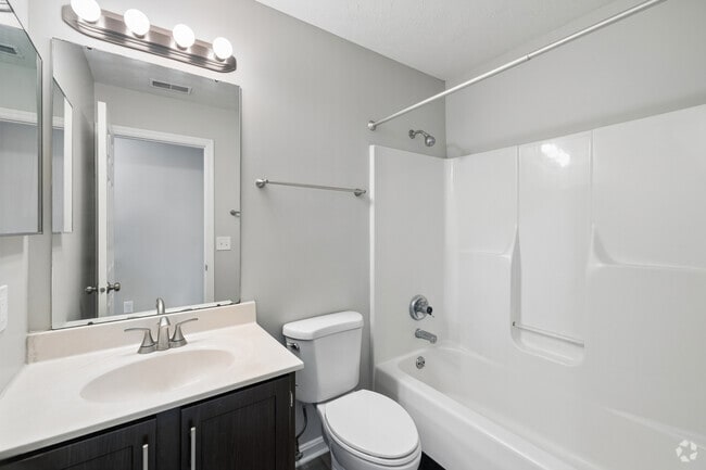 3BR, 2BA - 1,232SF - Second Bathroom - Spinnaker Cove Apartments