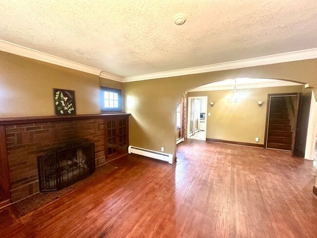 Photo - Charming 3 Bedroom Single Family Home Available Now!!