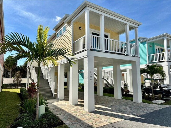 Photo - 2506 Heron Way