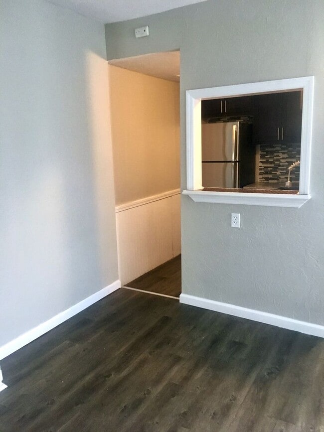 Photo - *** Beautiful & Updated Apartment in Mt. Washington * 1 Block to Grandview Ave * Pet Friendly * A... Unit 2