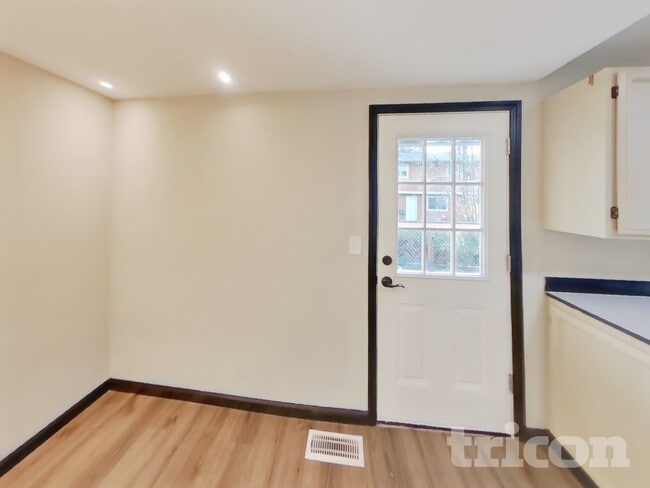 Photo - 1403 Cedar Ridge Ct