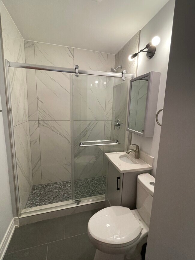 Photo - 1659 W 38th Plz Unidad B