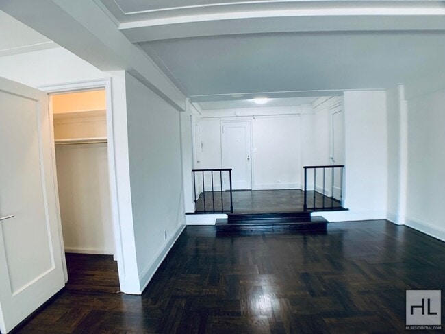 Photo - EAST 38 STREET Unidad 10B