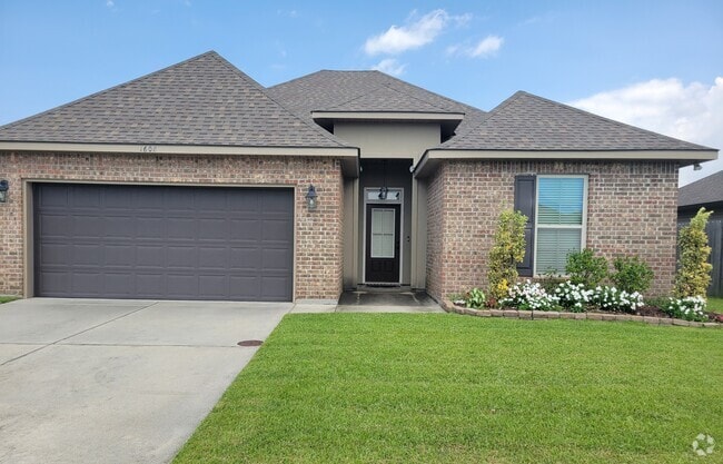 Building Photo - 1608 Pinecrest Dr Rental