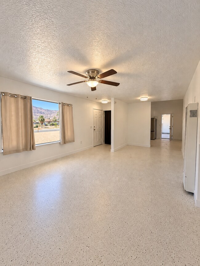 71810 El Paseo Dr