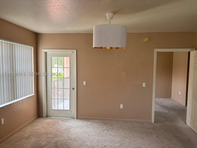 Building Photo - 1001 Belmont Ln