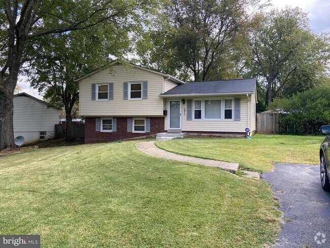 Building Photo - 4911 Poplar Dr Rental
