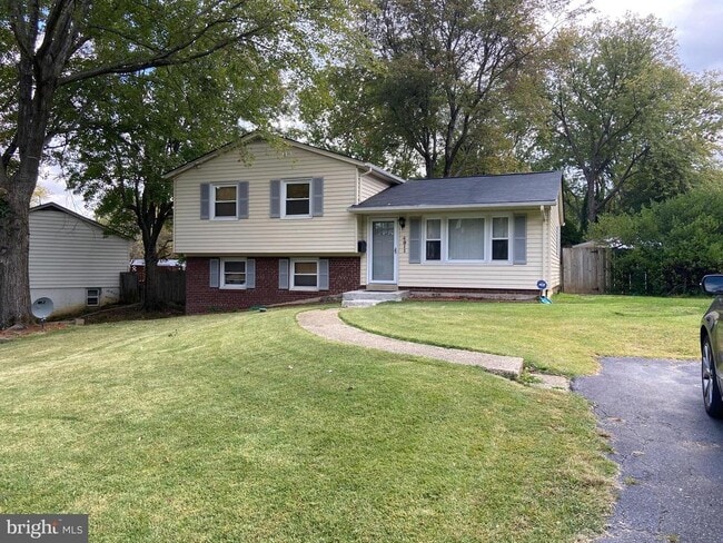 Photo - 4911 Poplar Dr House