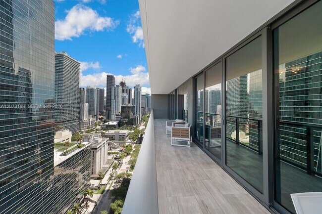 Building Photo - 1451 Brickell Ave Unit 2405