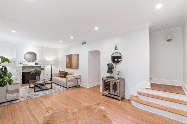 Photo - 1329 Obispo Ave