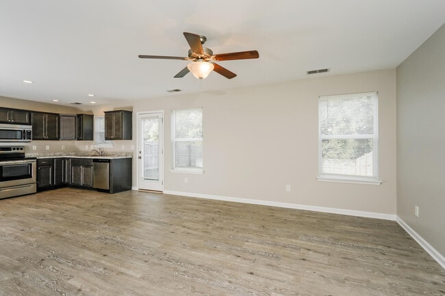 Photo - 1961 Drummond Dr