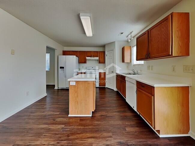 Photo - 1066 Bridgend Dr