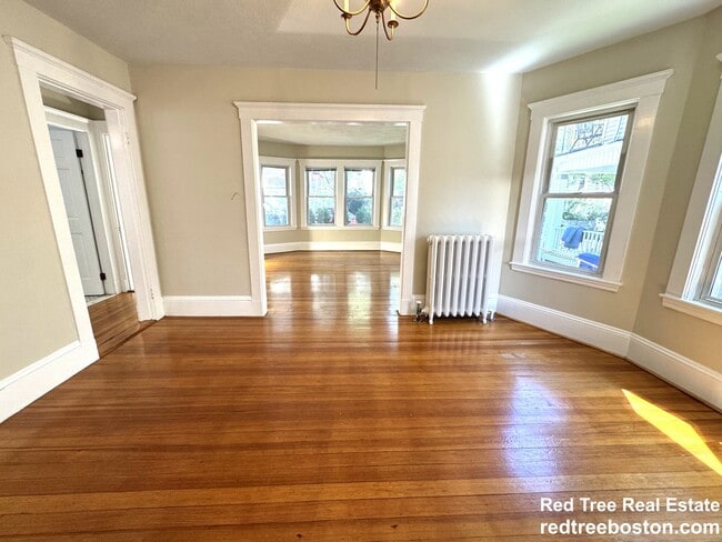 Building Photo - 20 Hunnewell Ave Unit 1 Rental