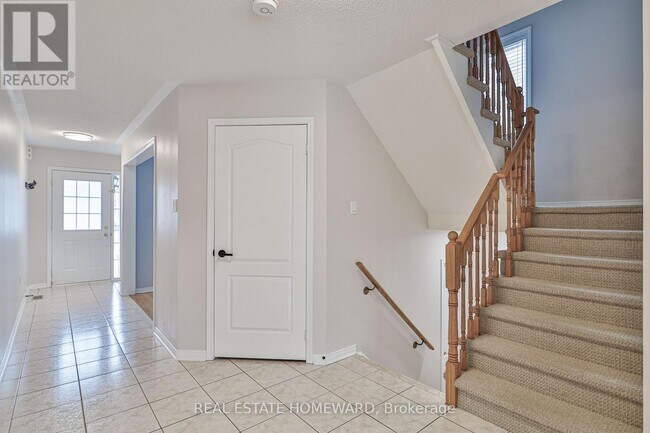 Photo - 168 Wainscot Ave