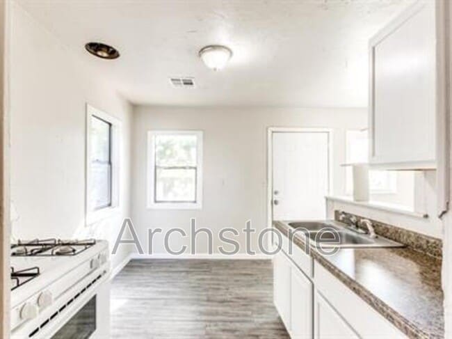 Photo - 1004 Sandra Dr