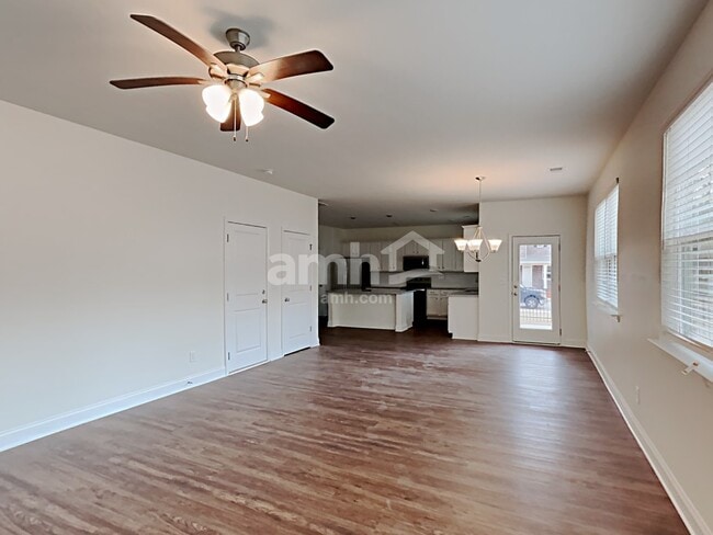 Photo - 600 Lk Vis Ct