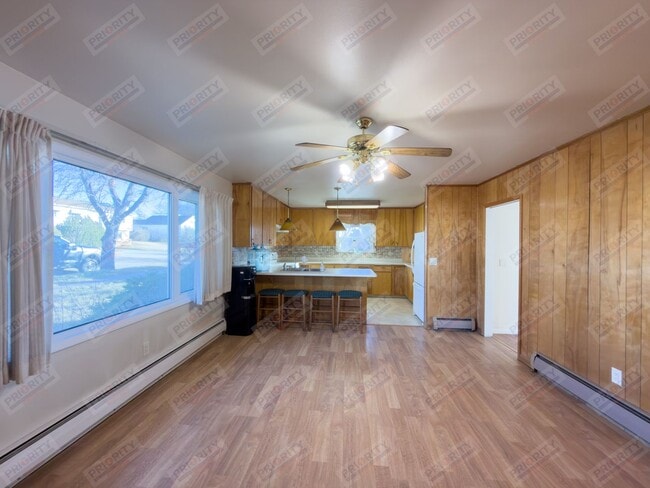 Photo - Large 4 bedroom, 2.5 bath downtown home