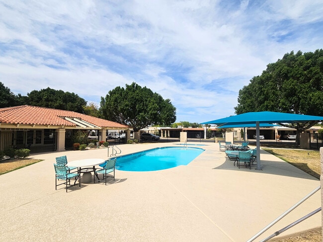 Photo - 920 W Solcito Ln