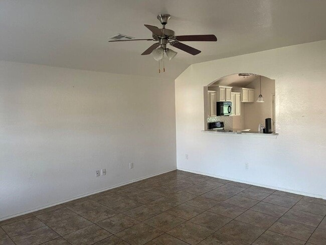 Photo - Newcastle Schools, great floor plan and ne...