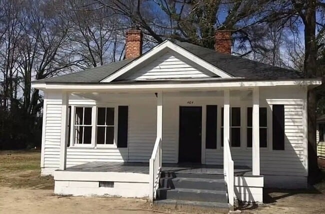 Photo - 3 Bedroom 1 bath - Hartsville SC