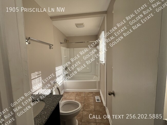 Photo - 1905 Priscilla Ln NW